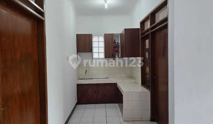 Dijual Rumah 2 Lantai Nyaman Siap Huni Lokasi Strategis di Taman Kopo Indah 2 Bandung 2