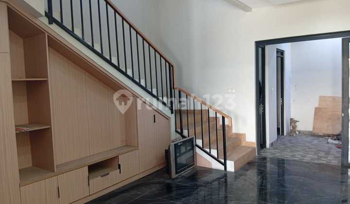 For Sale New 2-Storey House + Semi-Furnished Plot Ready to Occupy Location in Holis Complex Bpkp Bandung