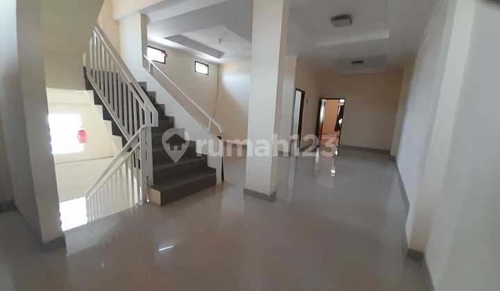 For Sale Furnished 3-Story House Central City Location in Sayap Pajajaran Bandung 2
