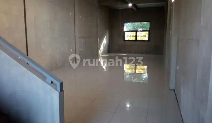 FOR RENT: 3.5-STORY SHOPHOUSE IN PUNGKUR, STRATEGIC AND BUSY LOCATION, EASY ACCESS, READY TO USE 2