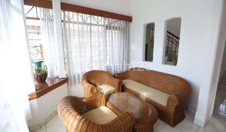 For Rent: Comfortable House Ready to Live In Fully Furnished Located in Dago Pakar, Bandung