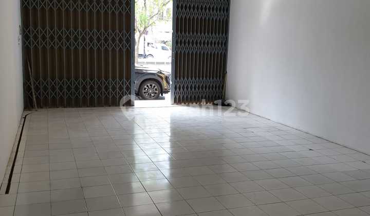 For Rent, Ready-to-Use Shop House Suitable for Business, Located in Taman Kopo Indah 3, Bandung
