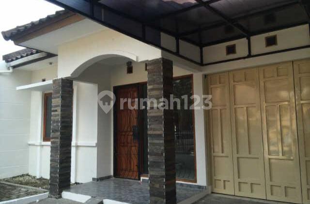 For Sale Comfortable Well-Maintained House Ready to Occupy Strategic Location in Taman Kopo Indah 3 Bandung