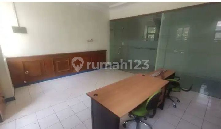 FOR SALE 3-STORY SHOPHOUSE ON BKR STREET BANDUNG, STRATEGIC LOCATION READY TO USE, SUITABLE FOR BUSINESS, OFFICE, EASY ACCESS AND LOCATED IN A BUSY AREA 1