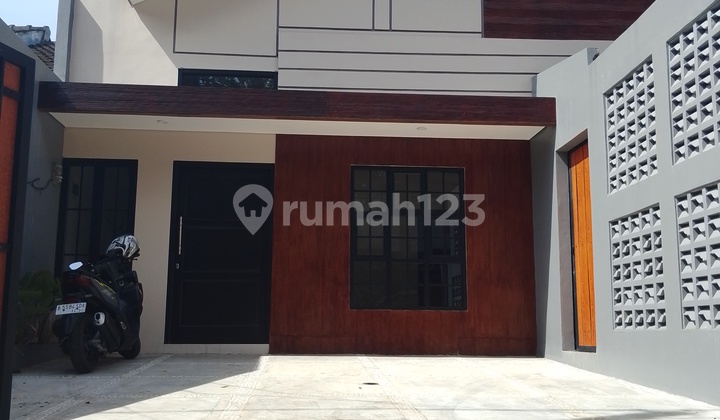 Rumah Baru Perumahan Jl Arya Putra Dekat Bintaro