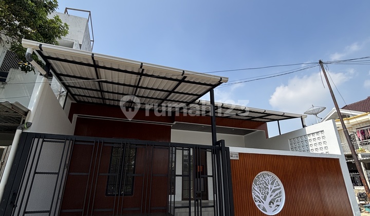 Dijual Rumah Baru Hook di Taman Surya 2 Jakarta Barat