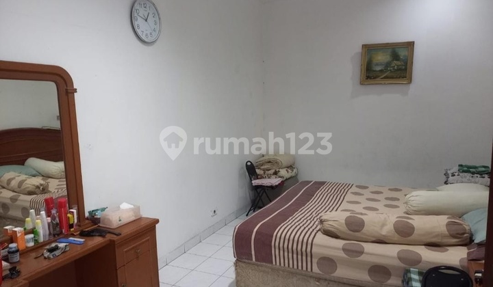 For Sale Ready-to-Live-in House in Kebon Jeruk, West Jakarta 2