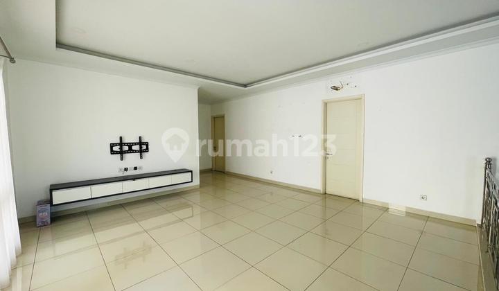 Dijual Rumah Mewah Posisi Hook di Gold Finch The Springs 2