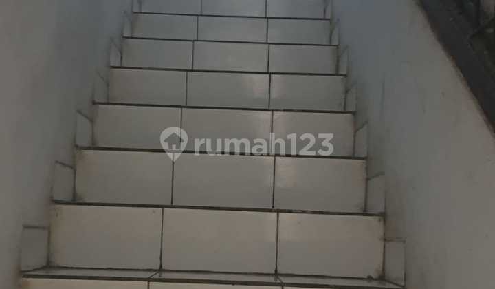 For Sale Ready-to-Use Shophouse in a Strategic Location in West Jakarta 2