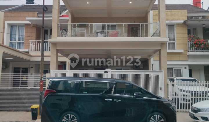 For Sale House in Duta Garden, Beverly Hills Cluster, West Jakarta