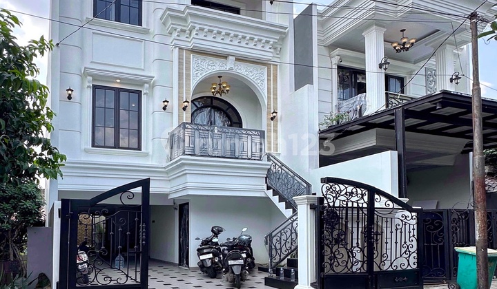 Luxurious New House in a Large Complex with a Serene Environment in Jagakarsa