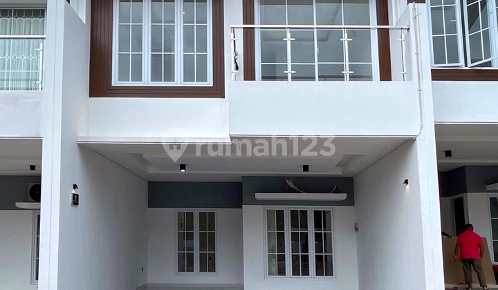 Rumah Baru Modern Dalam Cluster Akses Strategis di Kebagusan