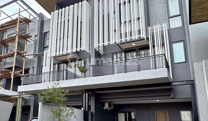 Rumah Baru Mewah Dalam Cluster Pinggir Jalan Raya Di Jagakarsa Rumah Baru Mewah Dalam Cluster Pinggir Jalan Raya Di Jagakarsa