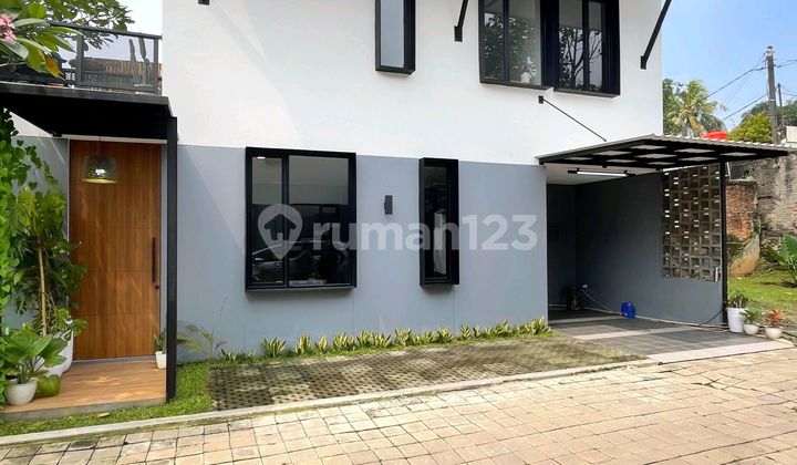 Rumah Baru Mewah Fully Furnished Dalam Cluster di Jagakarsa