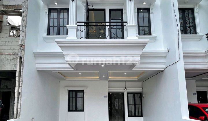 Rumah Baru Mewah Modern Dalam Komplek Besar di Tanah Baru Beji