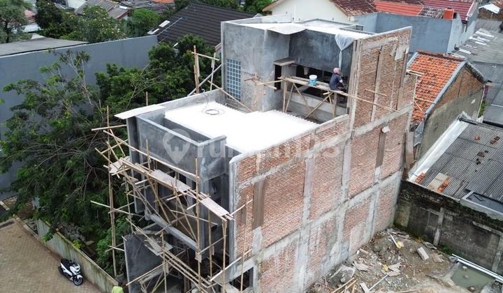 Rumah Baru Mewah Modern Dalam Cluster Pinggir Jalan di Jagakarsa 2