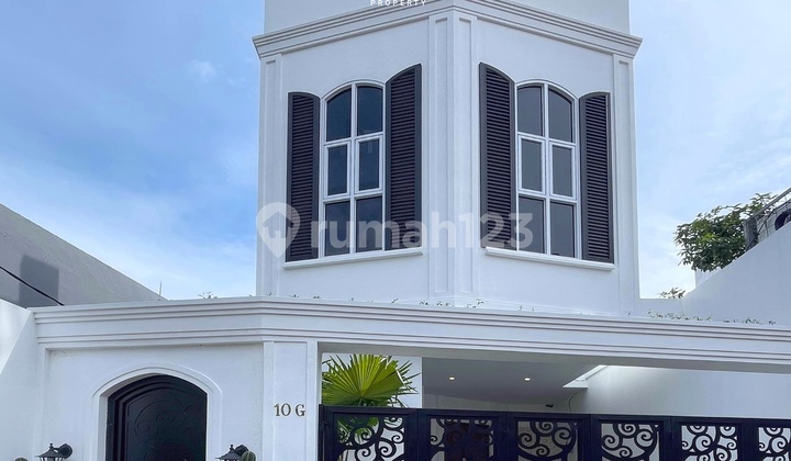 Rumah Baru Mewah Modern Semi Furnished Lokasi Strategis di Kemang Rumah Baru Mewah Modern Semi Furnished Lokasi Strategis di Kemang