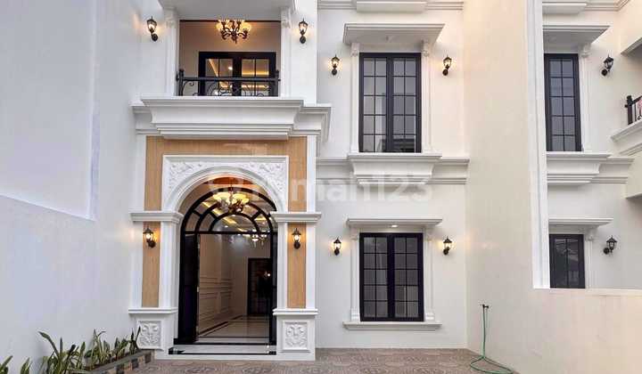 Rumah Mewah Modern Dalam Cluster Lokasi Strategis di Kebagusan