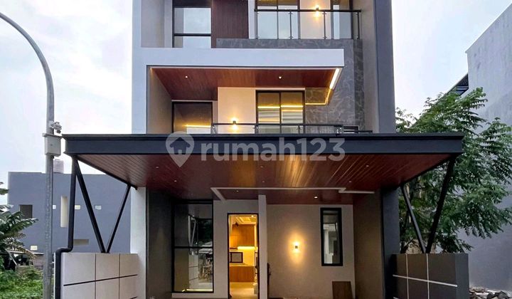 Modern Luxurious New House with Highly Strategic Access in Pejaten, South Jakarta Modern Luxurious New House with Highly Strategic Access in Pejaten, South Jakarta