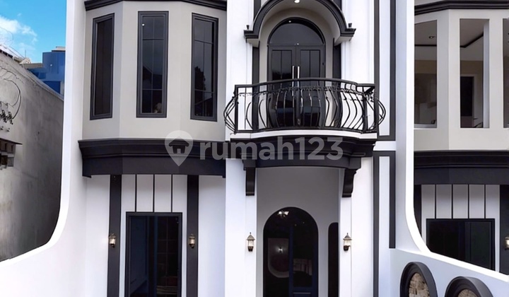 Rumah Baru Modern Siap Huni Lokasi Strategis di Jagakarsa Rumah Baru Modern Siap Huni Lokasi Strategis di Jagakarsa