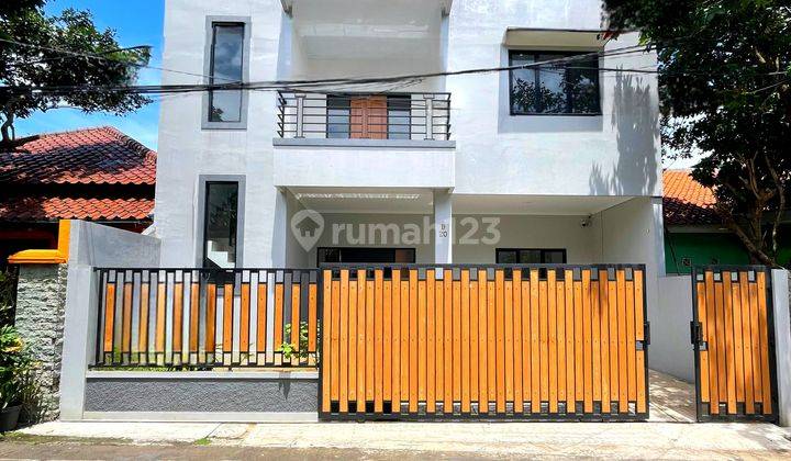 Dijual Rumah Baru Modern 2 Lantai Dalam Komplek Di Jagakarsa 1