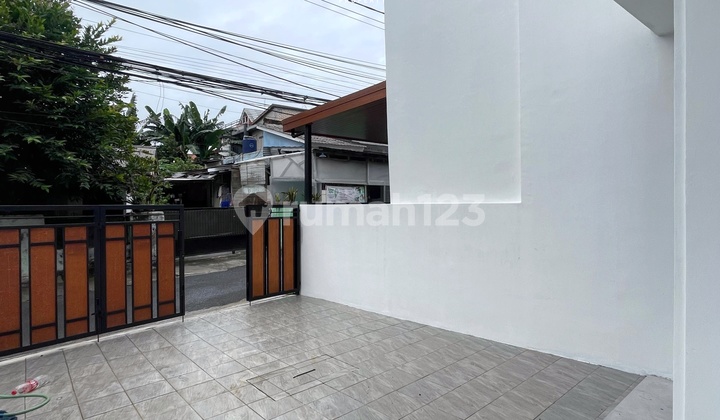 Rumah Baru Minimalis Modern Siap Huni di Jagakarsa 2
