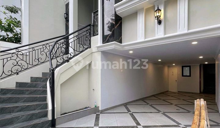 Rumah Baru Modern Classic Akses Strategis di Jagakarsa 2