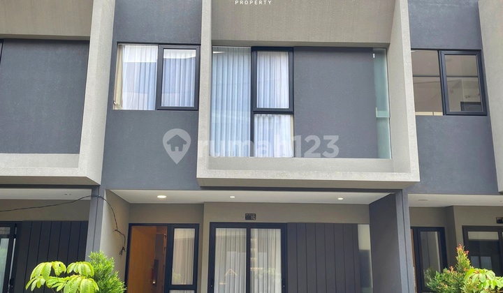 Rumah Baru Mewah Modern Dalam Townhouse Exclusive di Jagakarsa