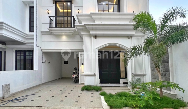 Rumah Baru Mewah Dalam Cluster Pinggir Jalan Raya Di Jagakarsa