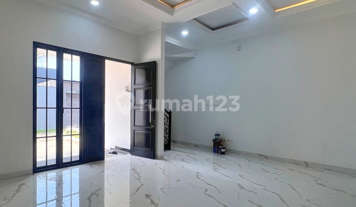 Luxury House with Spacious Land in a Strategic Location Cluster in Kebagusan 2