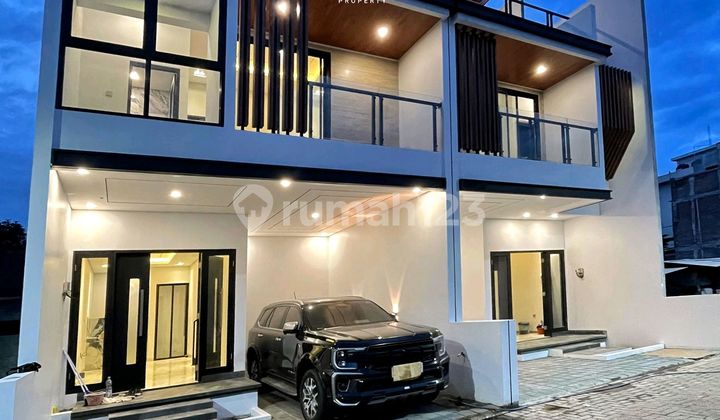 Rumah Baru Mewah Modern Dalam Townhouse Besar di Jagakarsa 2