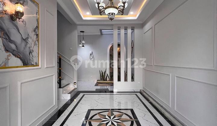 Rumah Baru Modern Classic Dalam Cluster Dekat Tol di Jagakarsa 2