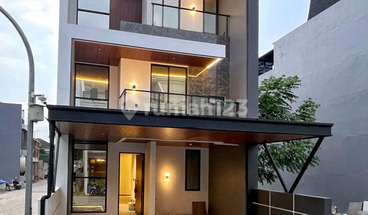 Rumah Baru Mewah Modern Dalam Cluster Siap Huni di Jagakarsa