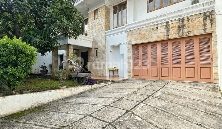 Rumah Mewah Tanah Luas Lokasi Strategis di Kemang Ampera Jaksel
