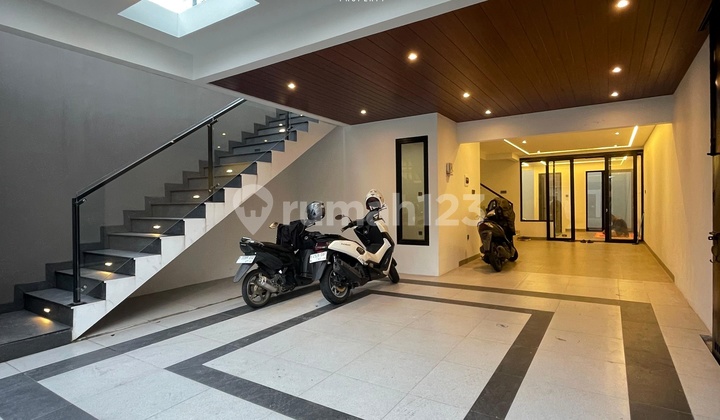 New Luxury Modern Minimalist House by the Main Road in Jagakarsa 2