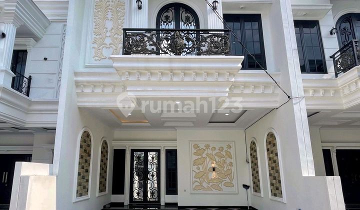 Rumah Baru Mewah Classic Dalam Cluster di Jagakarsa Rumah Baru Mewah Classic Dalam Cluster di Jagakarsa