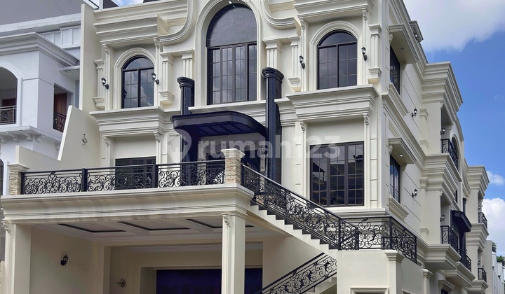 Rumah Baru Mewah Dalam Townhouse Lokasi Strategis di Cipete