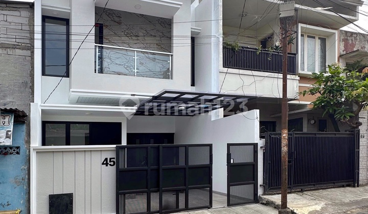 Rumah Baru Mewah Akses Strategis Di Mampang Prapatan 2