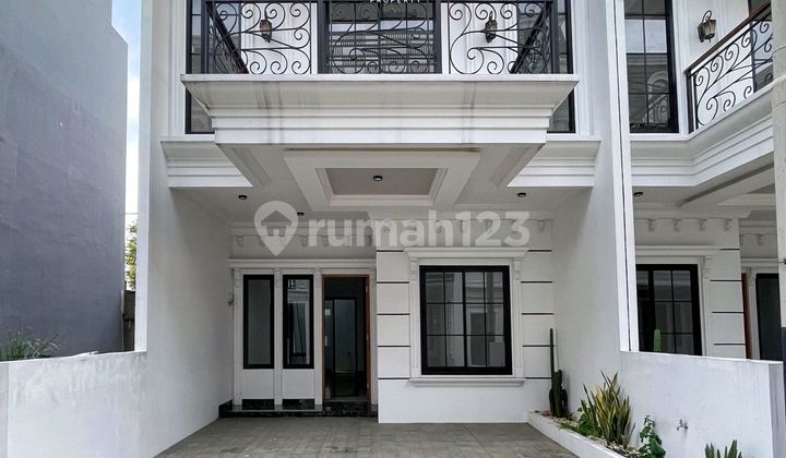 Rumah Baru Mewah Dalam Cluster Pinggir Jalan Di Jagakarsa