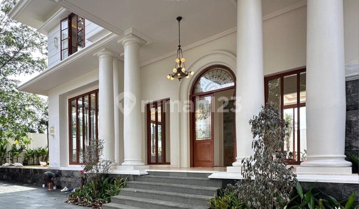 Rumah Baru Mewah Fully Furnished Lokasi Strategis di Kemang