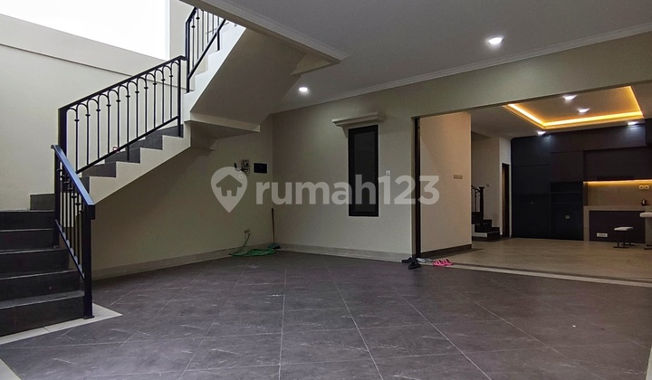 Rumah Baru Mewah Classic Dalam Cluster di Kebagusan Jaksel 2