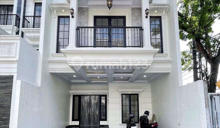 Rumah Baru Mewah Dalam Cluster Lokasi Strategis di Jagakarsa Rumah Baru Mewah Dalam Cluster Lokasi Strategis di Jagakarsa