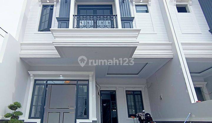 Dijual Rumah Baru Mewah Modern Classic 2 Lantai Di Jagakarsa 1