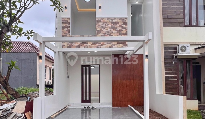 Rumah Baru Mewah Modern Dalam Cluster Pinggir Jalan di Jagakarsa Rumah Baru Mewah Modern Dalam Cluster Pinggir Jalan di Jagakarsa