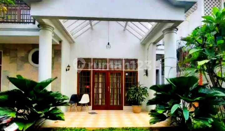 Nice House Ready to Occupy 2.5 Floors, Strategic Location in Srengseng Sawah, Jagakarsa - South Jakarta 1