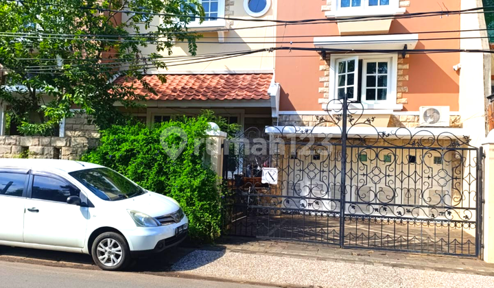 Luxury Beautiful Strategic House for Rent with Spacious Parking in Citra Garden 3, West Jakarta