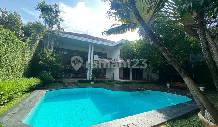Rumah Mewah Cantik Luas Asri Siap Huni Lokasi Strategis di Kemang - Jakarta Selatan