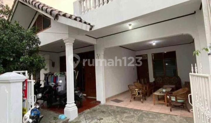 Rumah & 5 Kontrakan Full Terisi Cocok untuk Investasi Lokasi Strategis 3 Menit ke Stasiun MRT Blok A - Jakarta Selatan