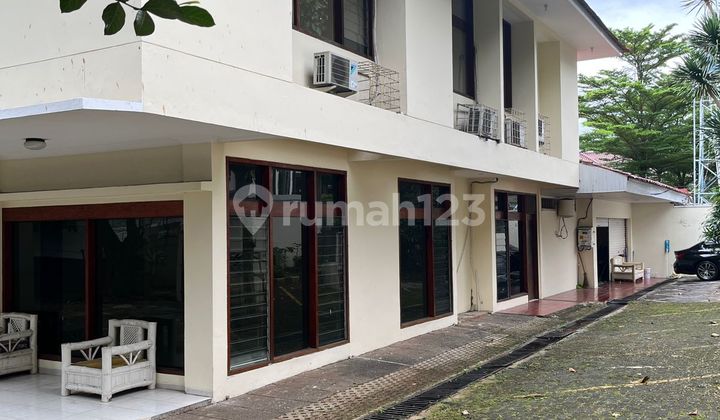 Luxury House for Rent Hook Position Ready to Occupy Strategic Location in Kemang, South Jakarta 2