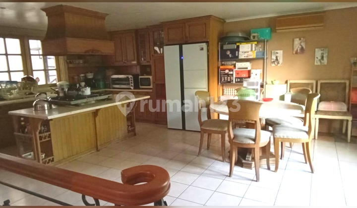 Luxury Beautiful Strategic House for Rent with Spacious Parking in Citra Garden 3, West Jakarta 2